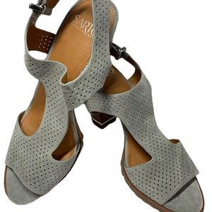 Franco Sarto Women's Allister 2 Sandal. Grey Suede. SZ 10.Excellent Condition